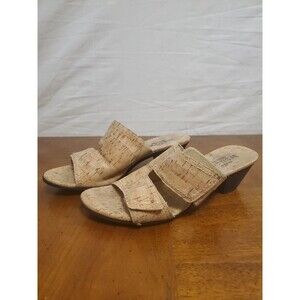 Siesto Meucci Beige Cork Sandals Low Heel Open Toe Shoes Size 7 M